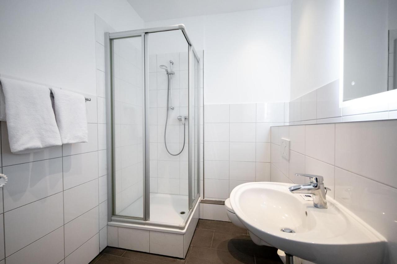 Smarty Airport Cologne Hotel - Kontaktloser Self Check-In Екстериор снимка