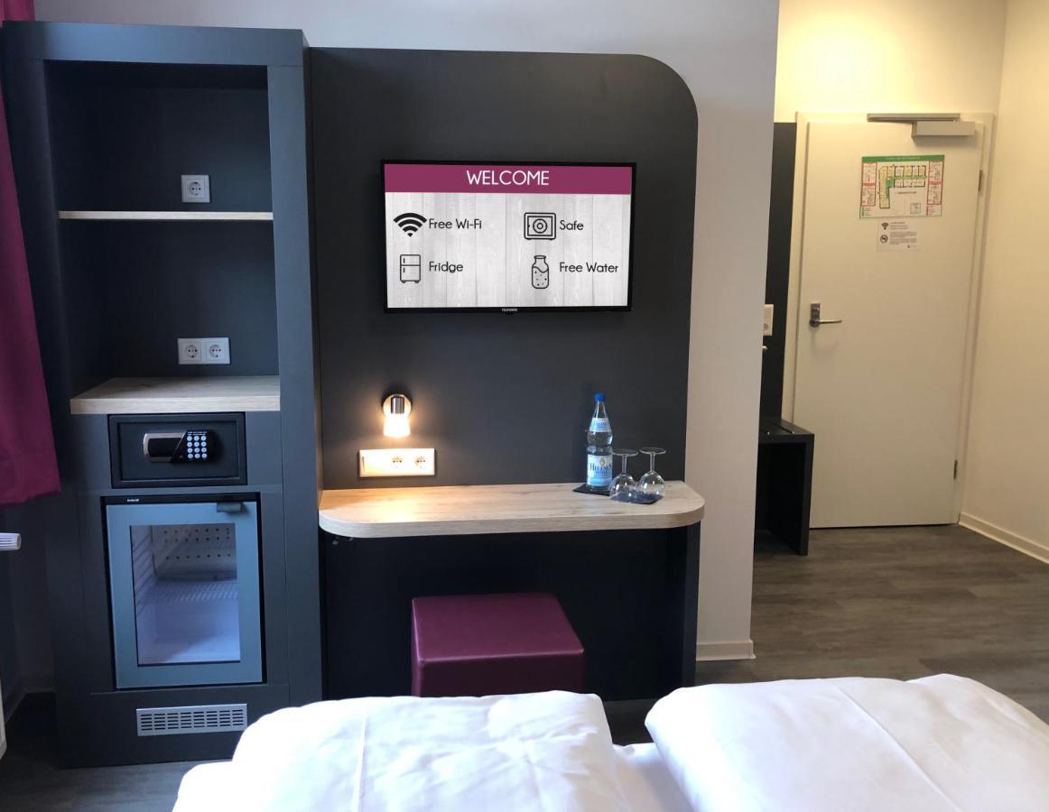 Smarty Airport Cologne Hotel - Kontaktloser Self Check-In Екстериор снимка