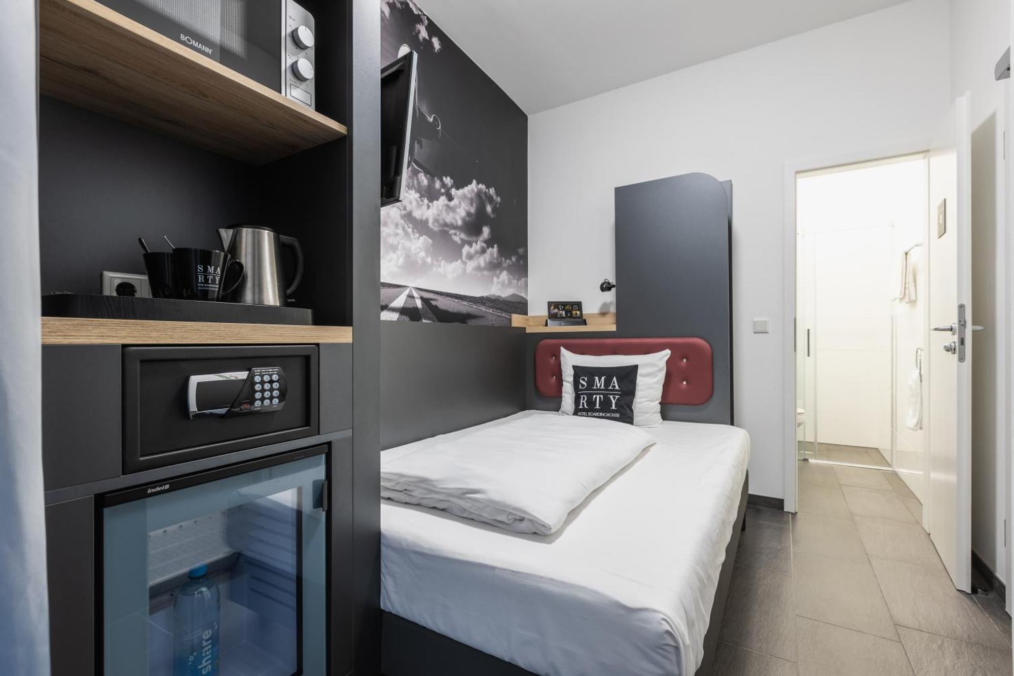 Smarty Airport Cologne Hotel - Kontaktloser Self Check-In Екстериор снимка