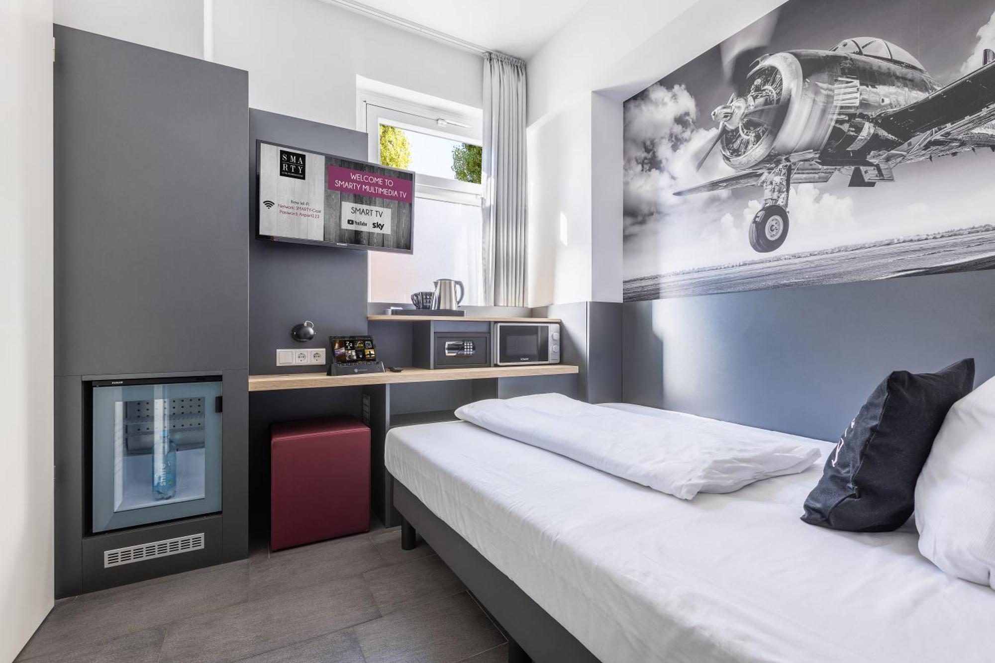 Smarty Airport Cologne Hotel - Kontaktloser Self Check-In Екстериор снимка