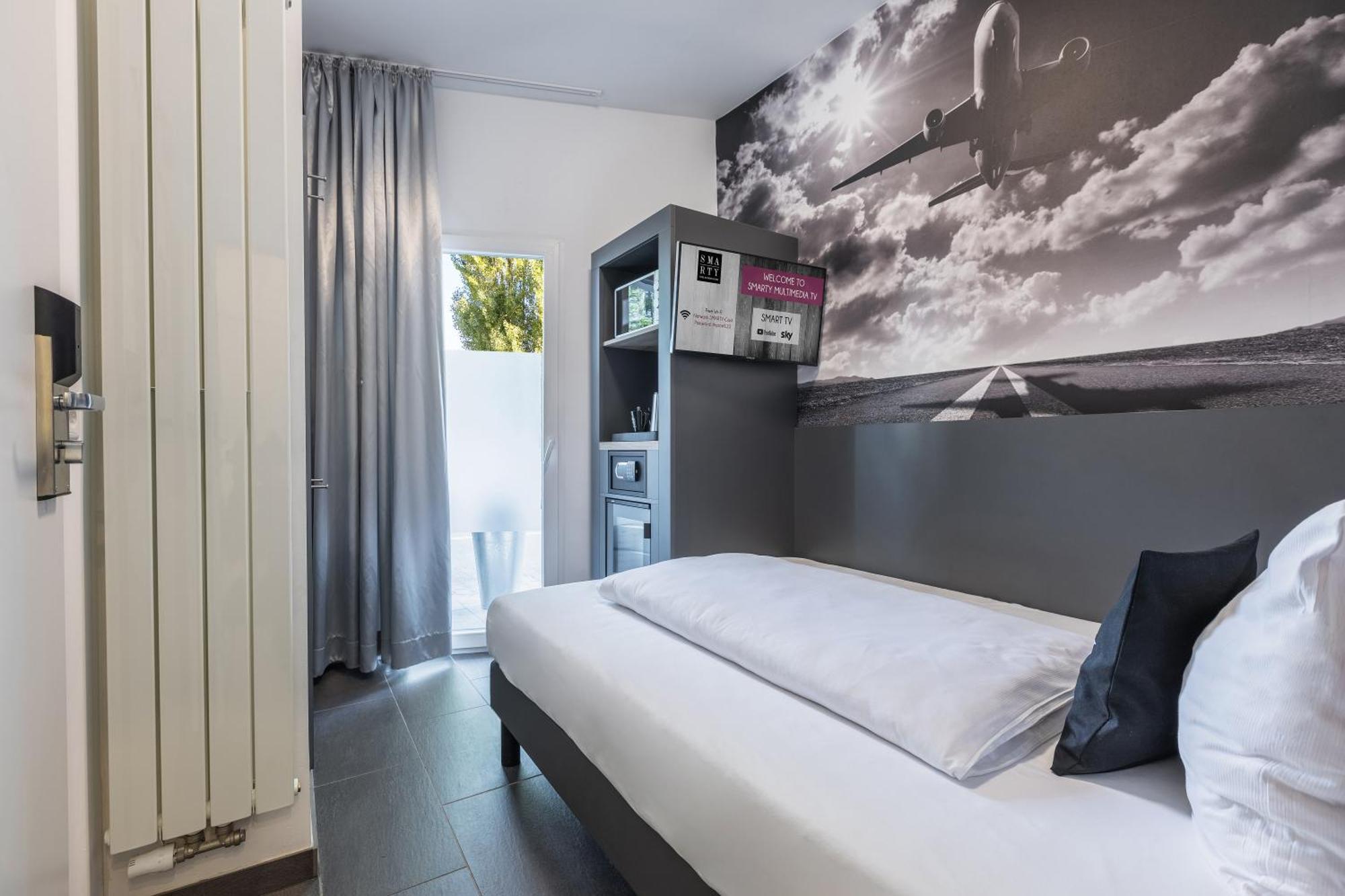 Smarty Airport Cologne Hotel - Kontaktloser Self Check-In Екстериор снимка