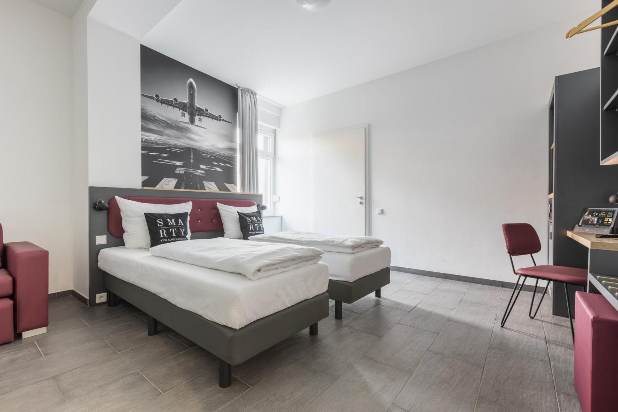 Smarty Airport Cologne Hotel - Kontaktloser Self Check-In Екстериор снимка
