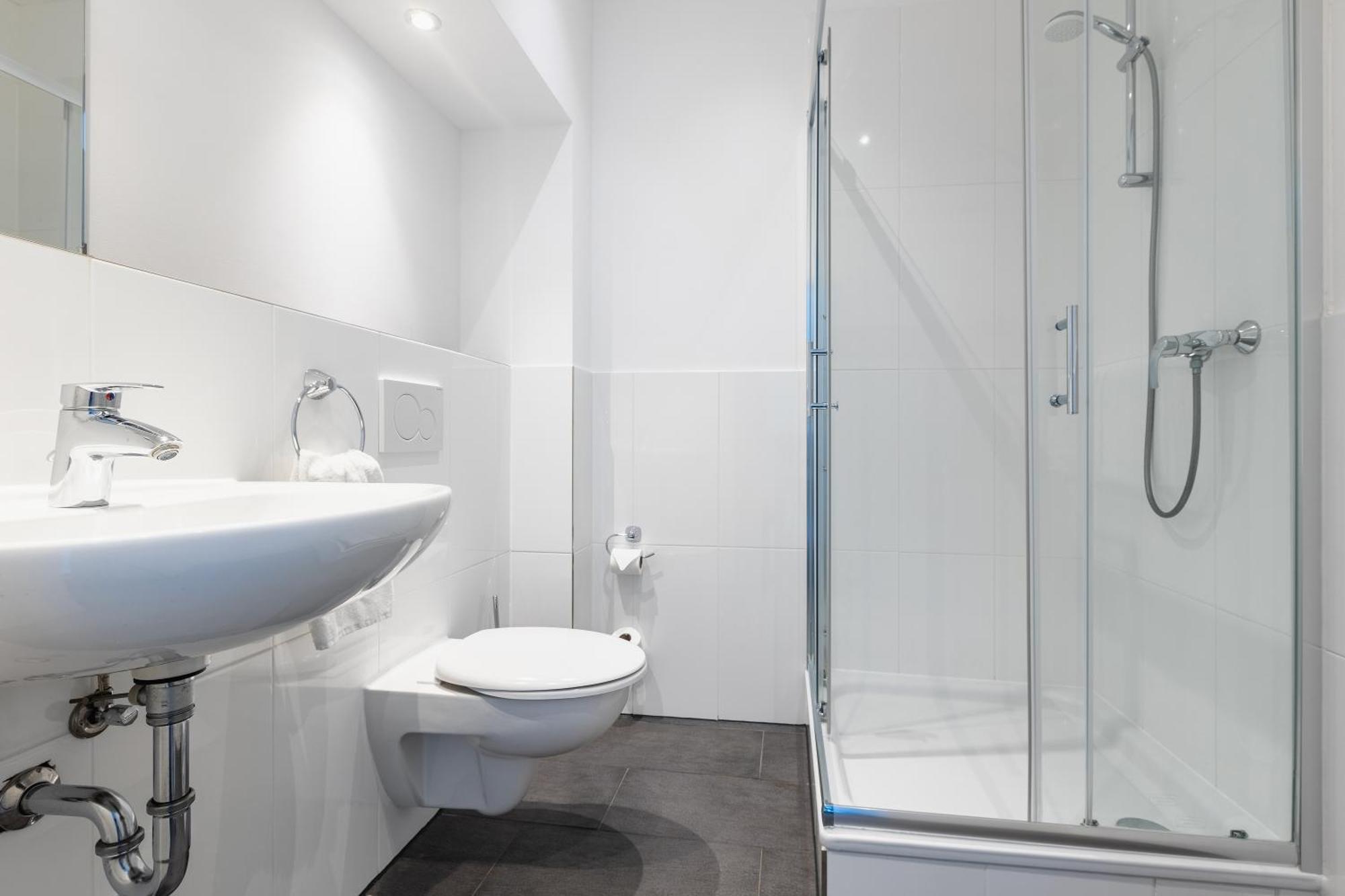 Smarty Airport Cologne Hotel - Kontaktloser Self Check-In Екстериор снимка