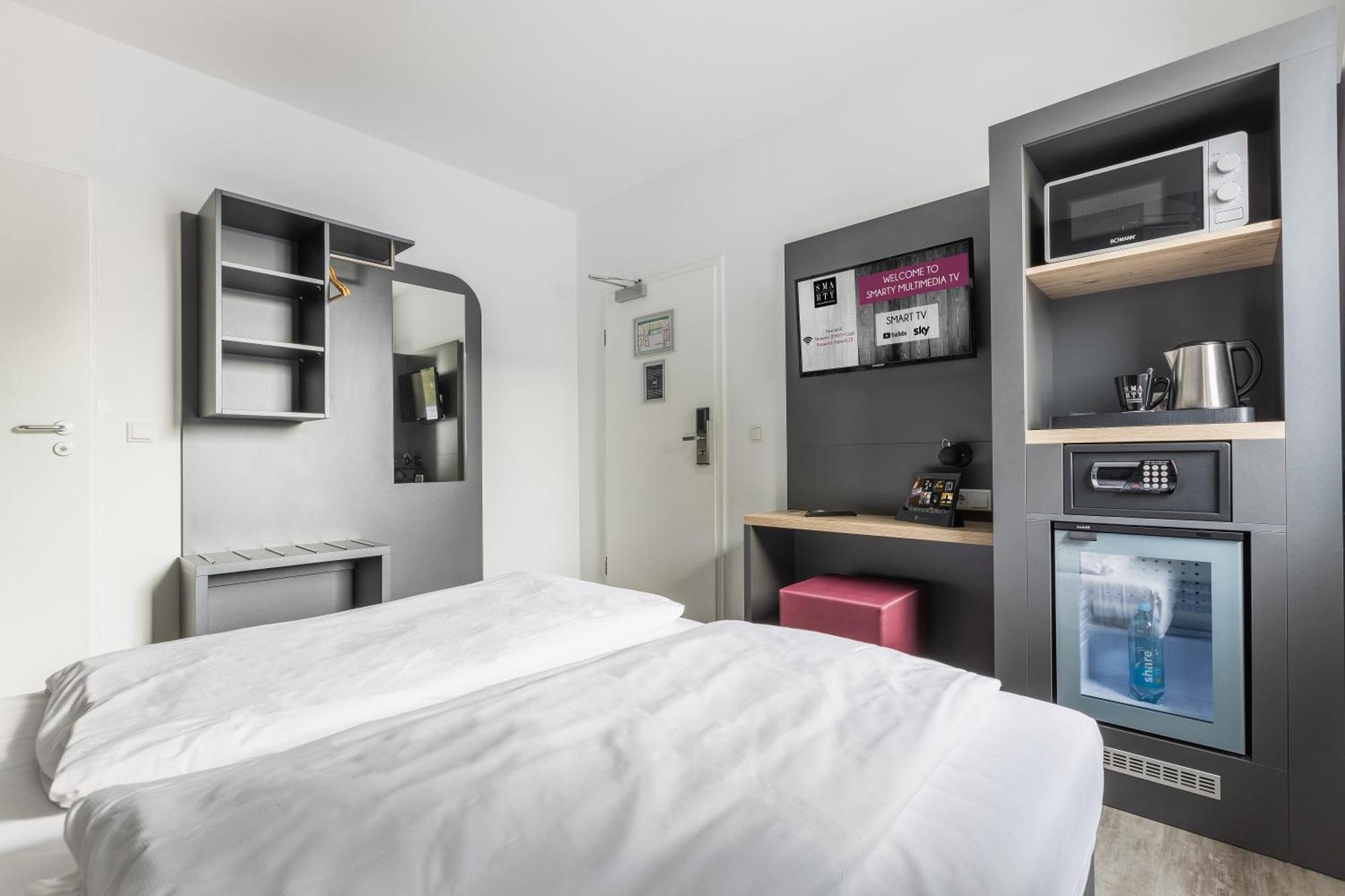 Smarty Airport Cologne Hotel - Kontaktloser Self Check-In Екстериор снимка