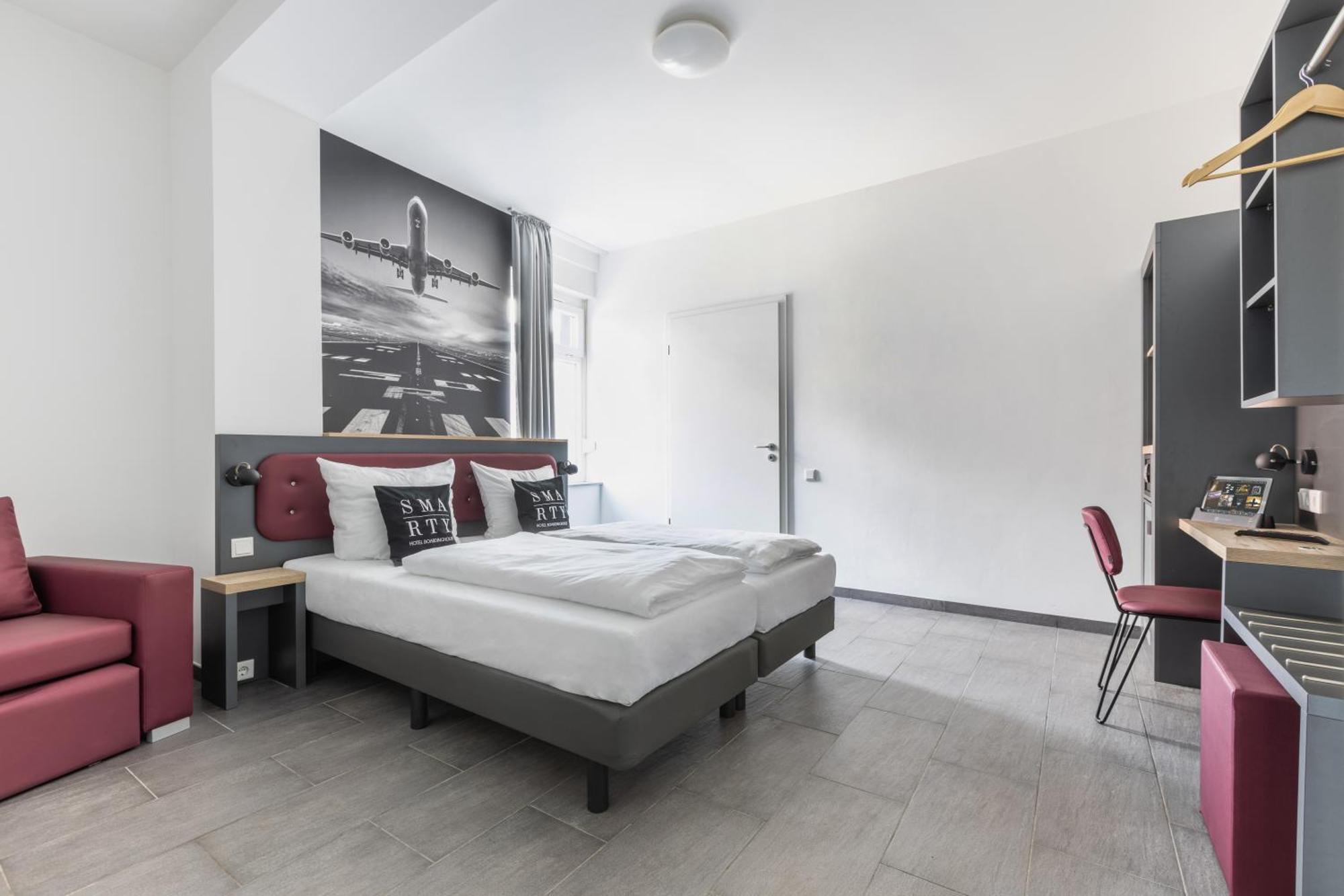 Smarty Airport Cologne Hotel - Kontaktloser Self Check-In Екстериор снимка