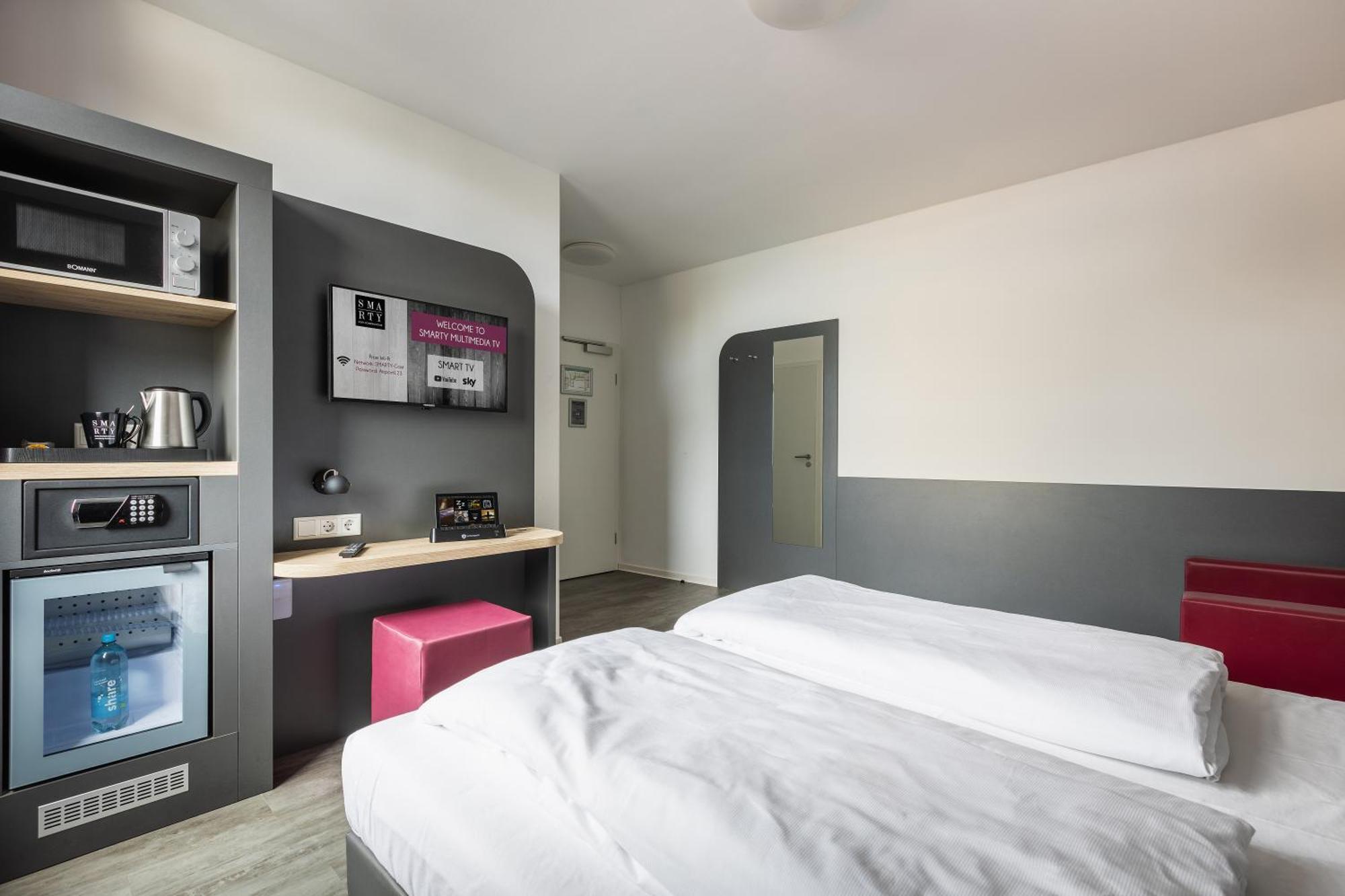 Smarty Airport Cologne Hotel - Kontaktloser Self Check-In Екстериор снимка