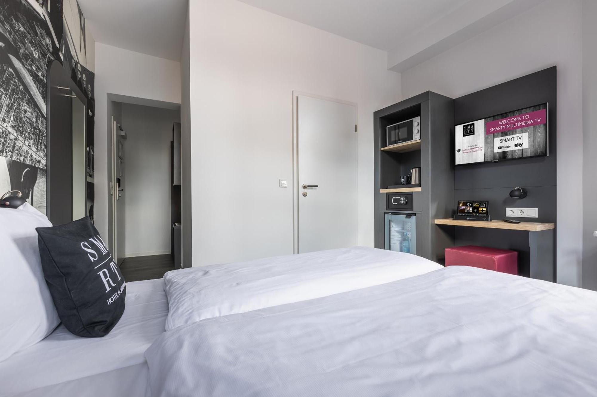 Smarty Airport Cologne Hotel - Kontaktloser Self Check-In Екстериор снимка