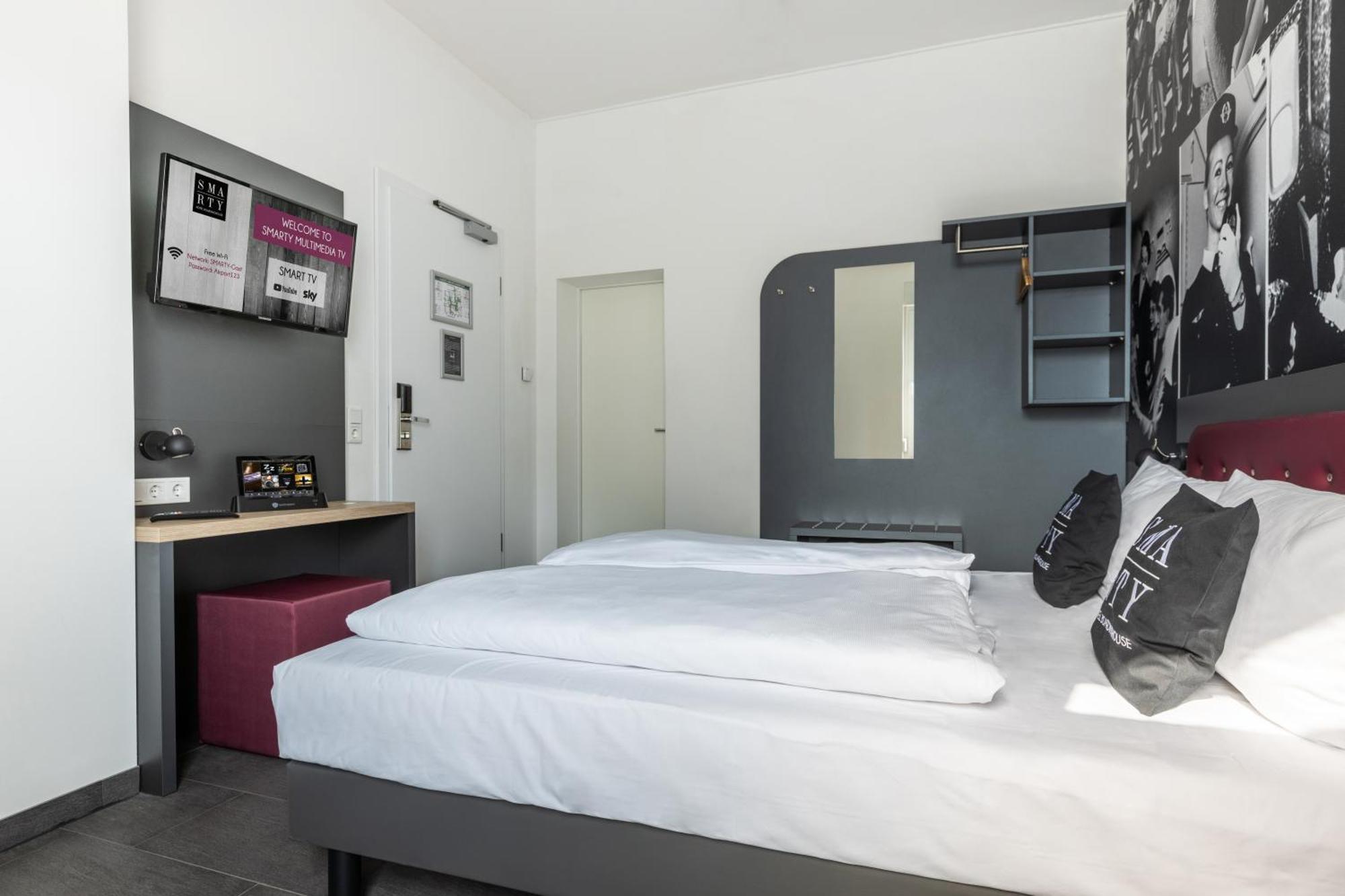 Smarty Airport Cologne Hotel - Kontaktloser Self Check-In Екстериор снимка