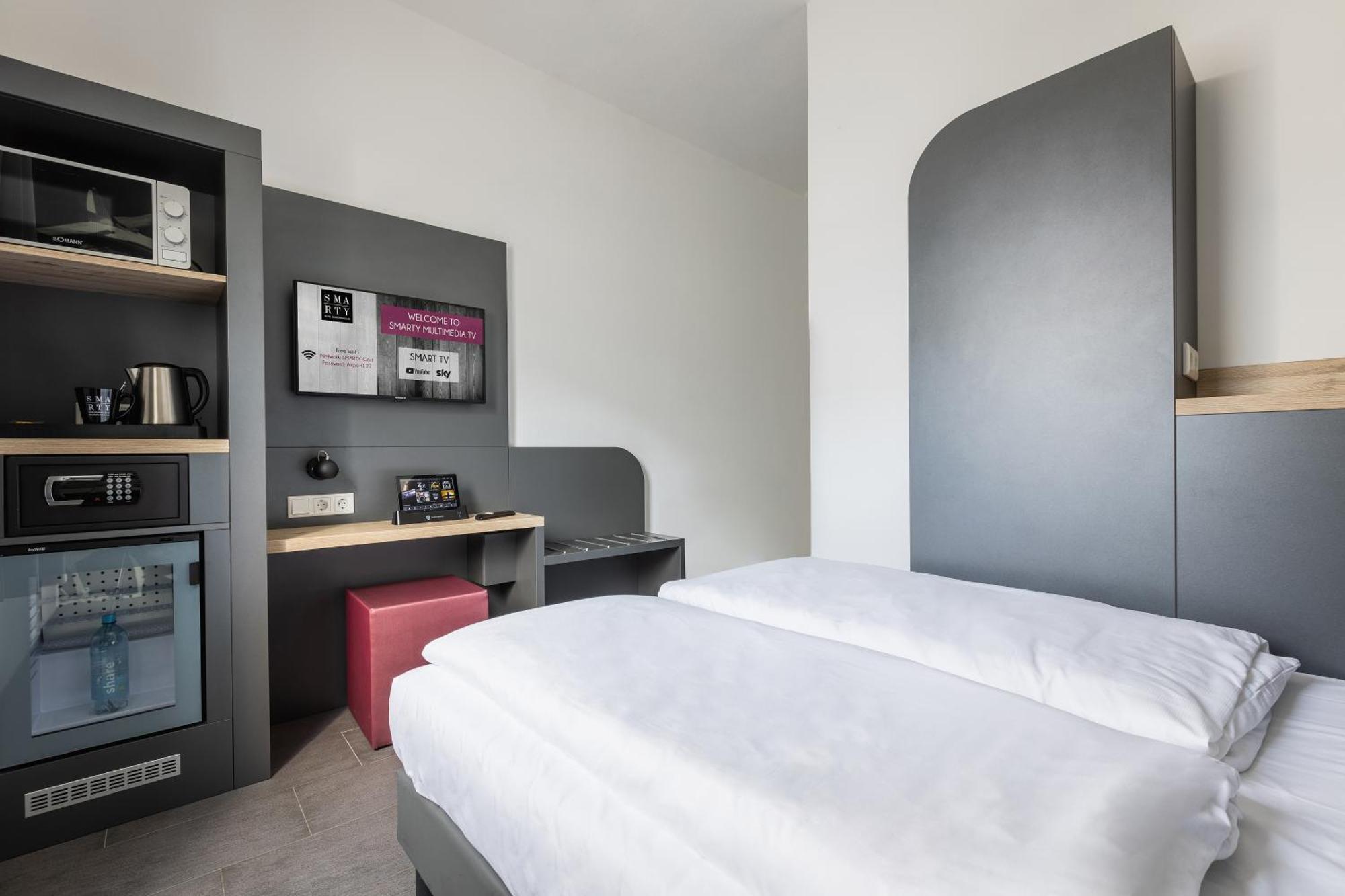 Smarty Airport Cologne Hotel - Kontaktloser Self Check-In Екстериор снимка
