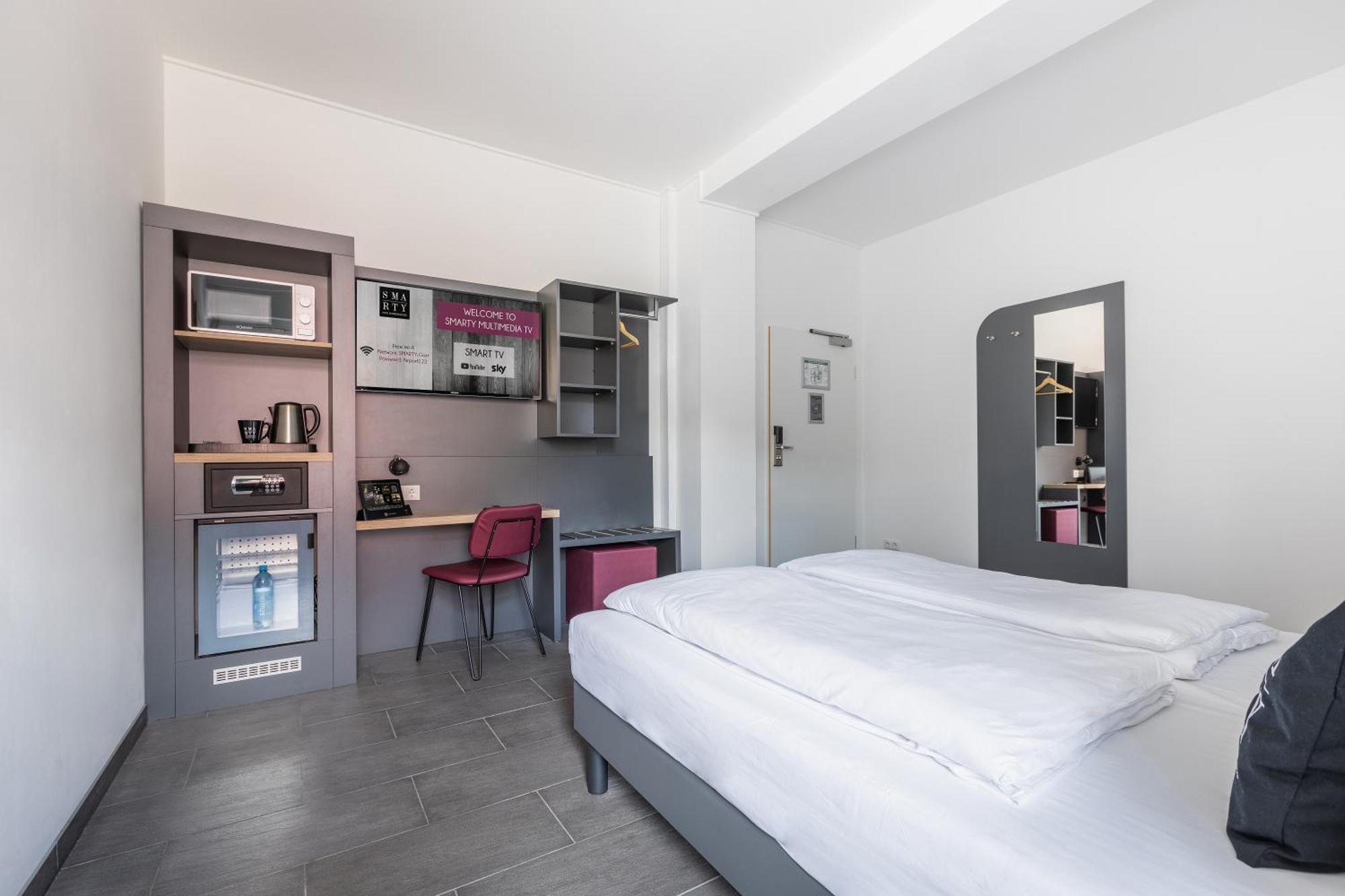 Smarty Airport Cologne Hotel - Kontaktloser Self Check-In Екстериор снимка