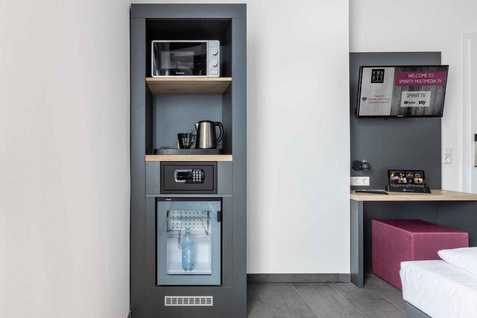Smarty Airport Cologne Hotel - Kontaktloser Self Check-In Екстериор снимка