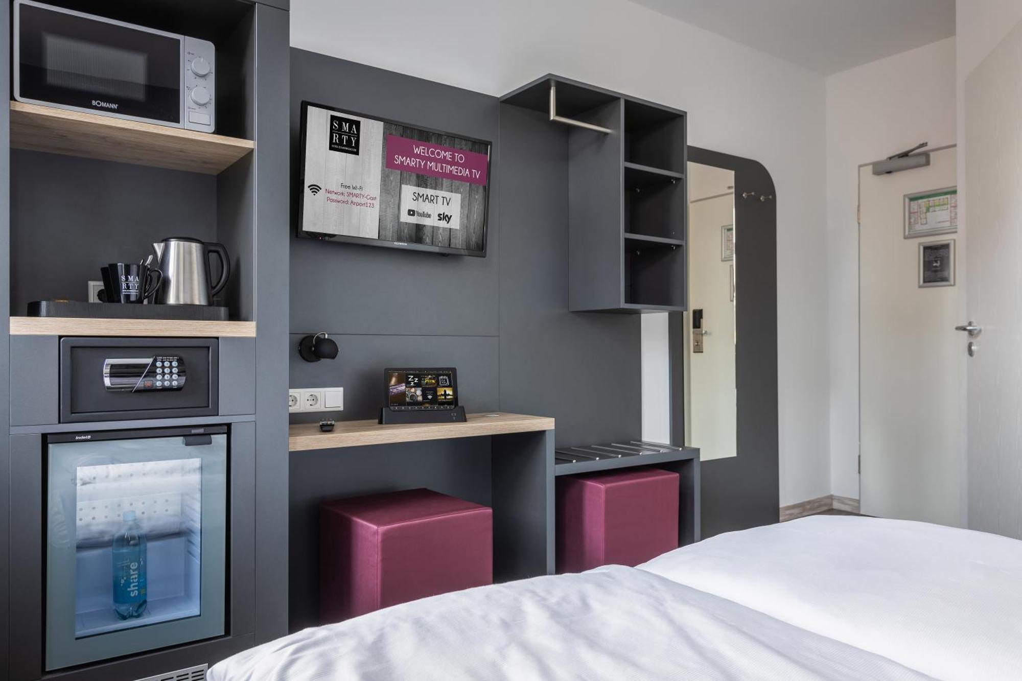 Smarty Airport Cologne Hotel - Kontaktloser Self Check-In Екстериор снимка