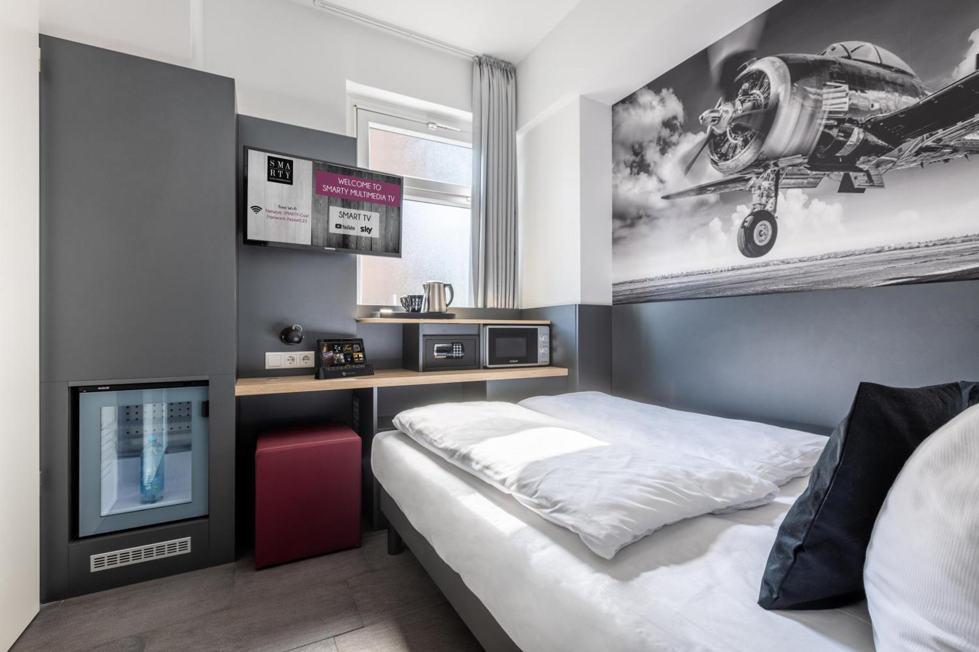 Smarty Airport Cologne Hotel - Kontaktloser Self Check-In Екстериор снимка