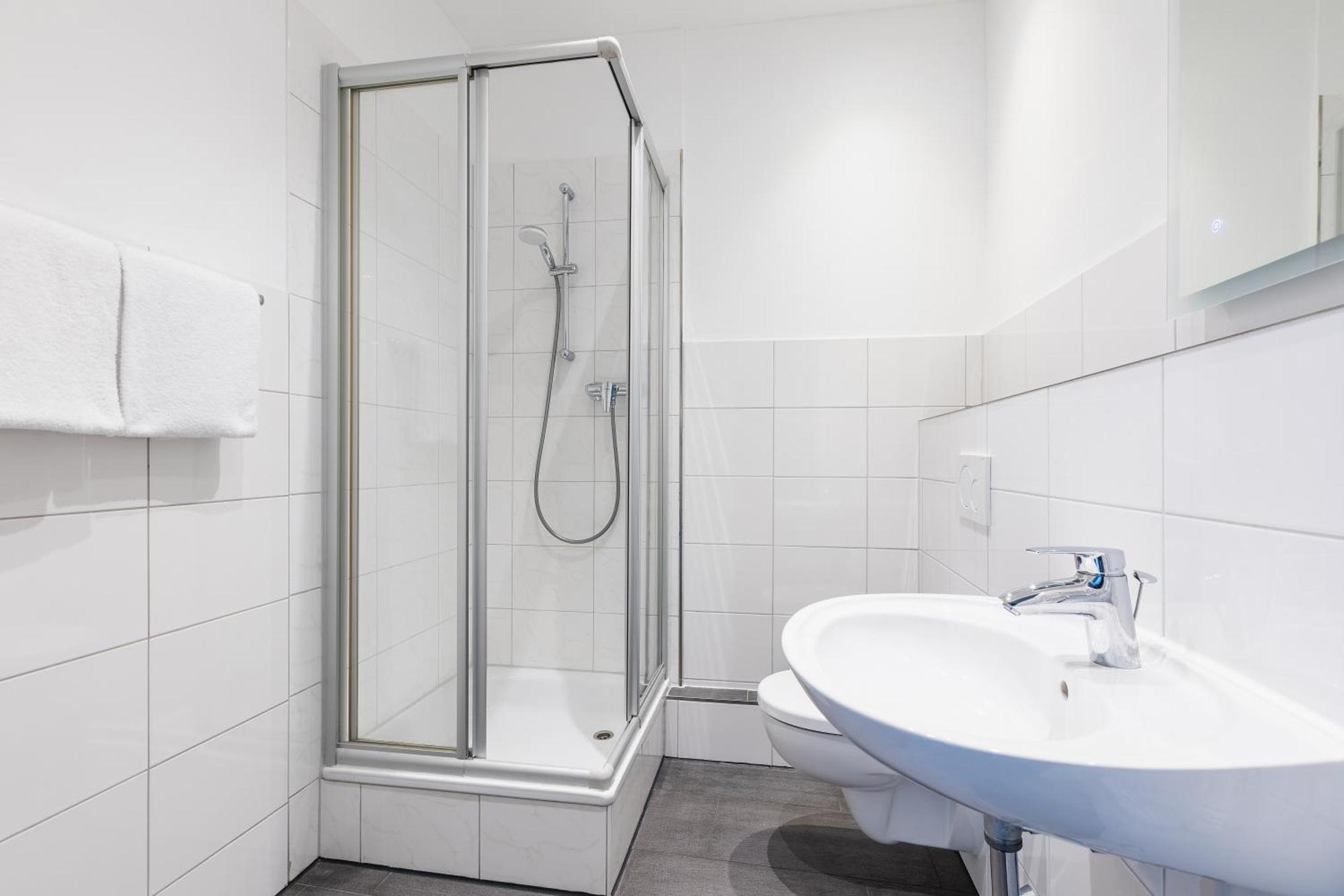 Smarty Airport Cologne Hotel - Kontaktloser Self Check-In Екстериор снимка